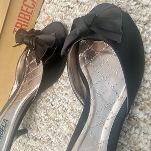 Tribeca a Kenneth Cole Production kitten heel slip on black shoe. Size 7 medium